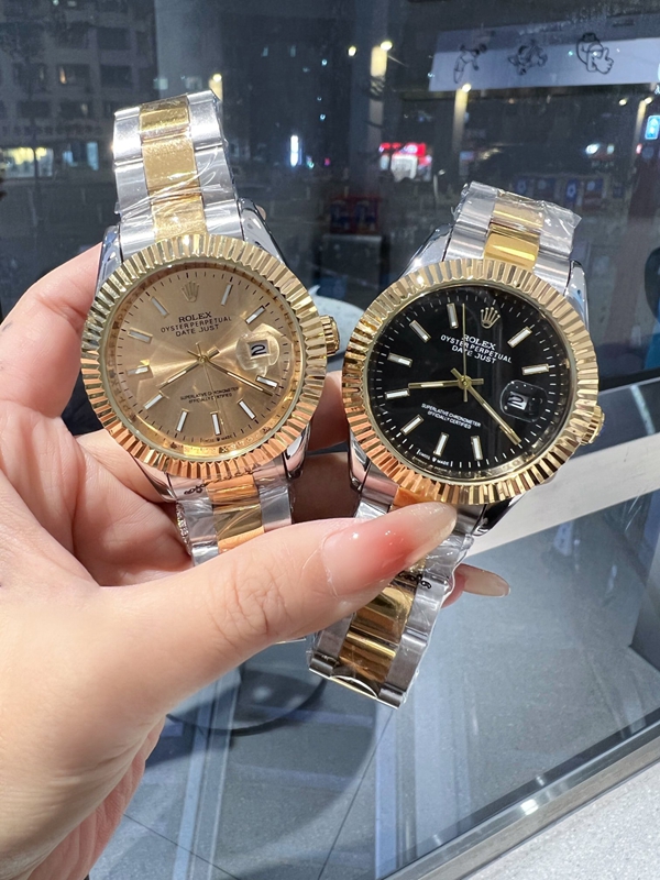 ブランド時計側面デザイン